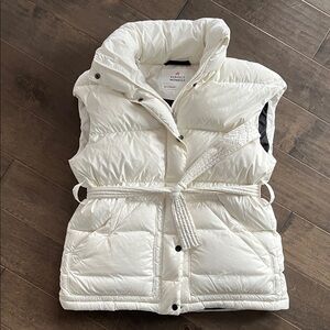 Perfect Moment White Belted Puffer Vest with Red Star Logo